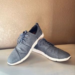 Toms Shoes
